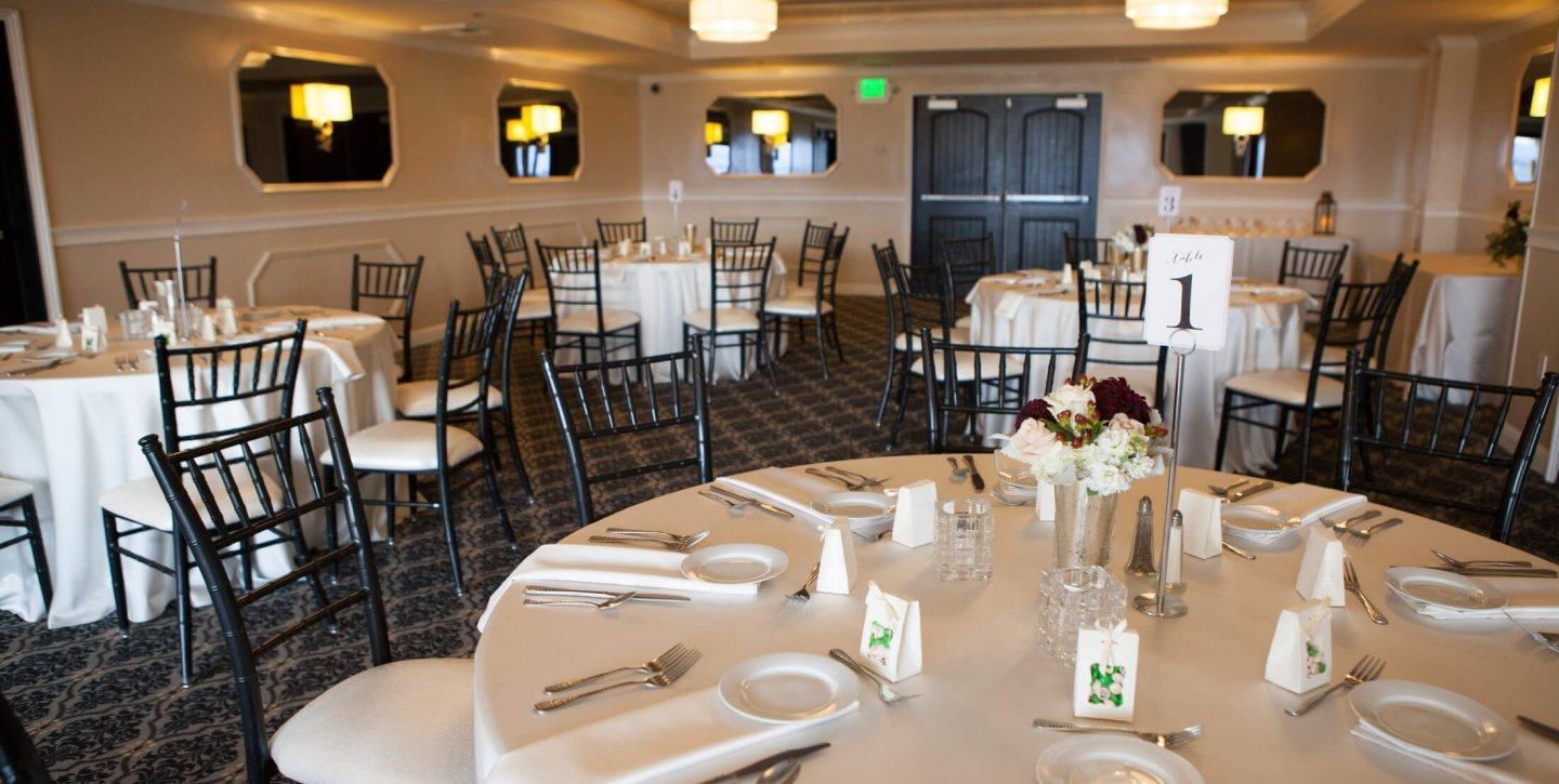 Wedding dining table setup