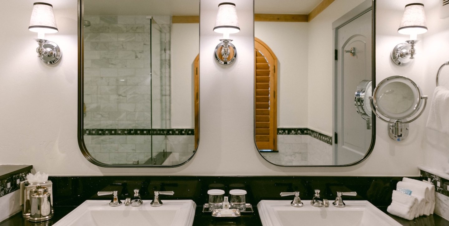 Double sinks and double mirrors