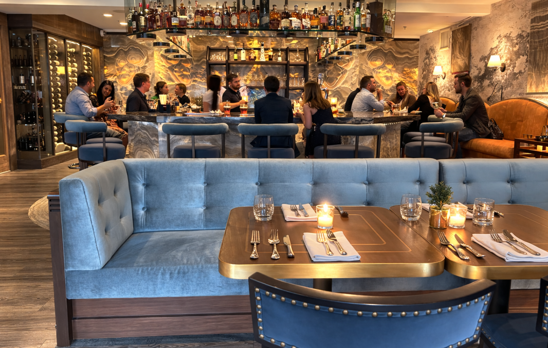 Lakeside Dining with Bar