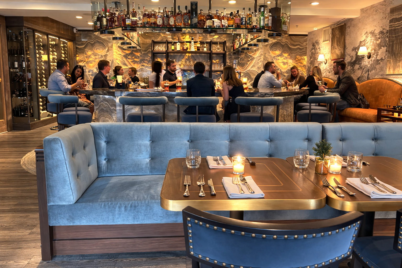 Lakeside Dining with Bar