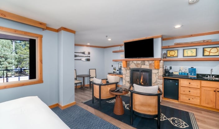 Premier King_Queen & Premier Partial Lakeview 2