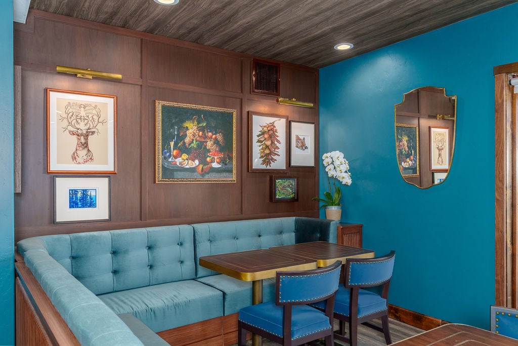 Lakeside Dining Booth