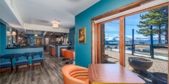 Lakeside Dining View Tables