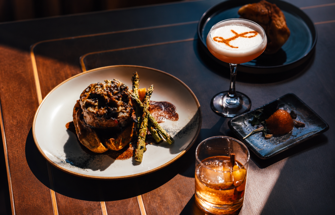 Lakeside Dining Steak with drinks